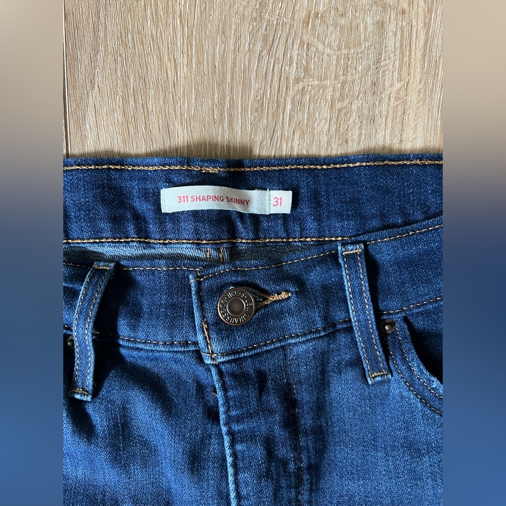 LEVIS 311 Shaping Skinny Jeans EUC - Picture 6 of 8